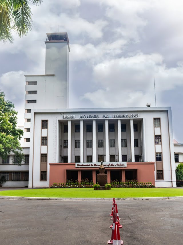 Top 10 Engineering colleges, IITs and NITs